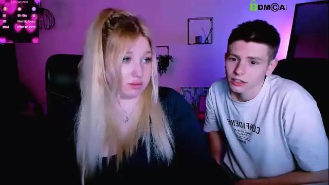 Image 8 of juli_kisss Stream on Chaturbate on 19 days ago