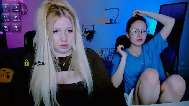 Image 12 of juli_kisss Stream on Chaturbate on 16 days ago