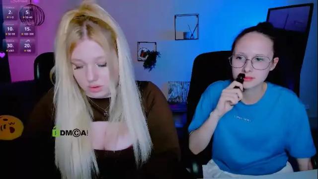 Image 3 of juli_kisss Stream on Chaturbate on 16 days ago