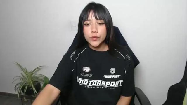 Image 4 of juli_love11 Stream on Chaturbate on 8 days ago