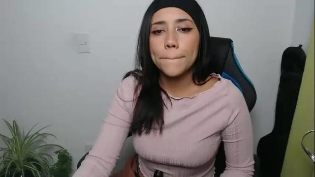 Image 12 of juli_love11 Stream on Chaturbate on 18 hours ago