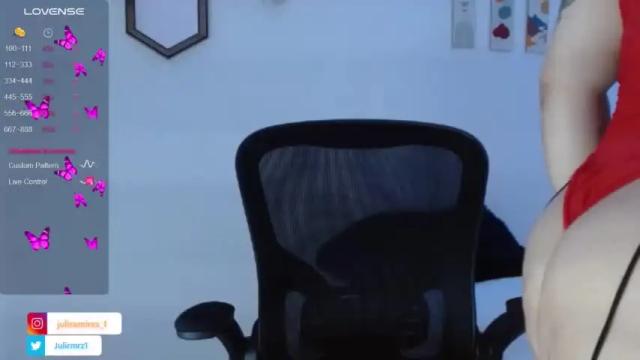 Image 3 of juli_ramirez1 Stream on Chaturbate on 16 months ago