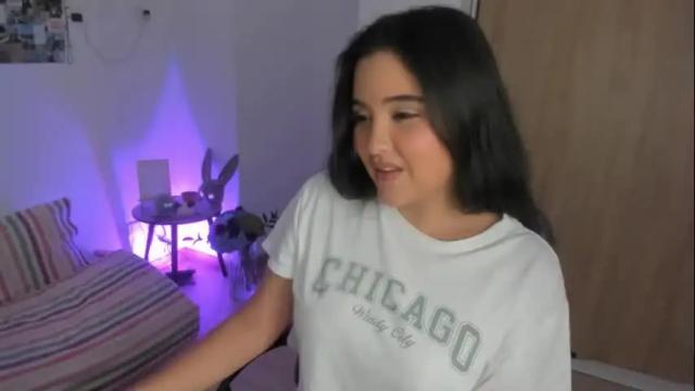 Image 2 of juli_santos_22 Stream on Chaturbate on 2 months ago