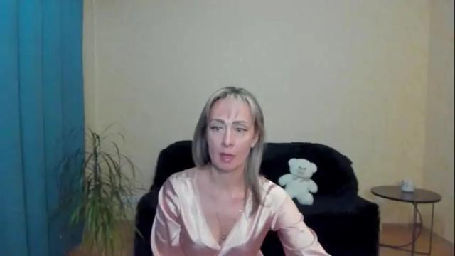Image 3 of julia__cherry_ Stream on Chaturbate on 8 months ago