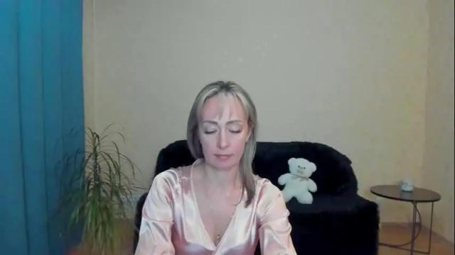Image 6 of julia__cherry_ Stream on Chaturbate on 8 months ago