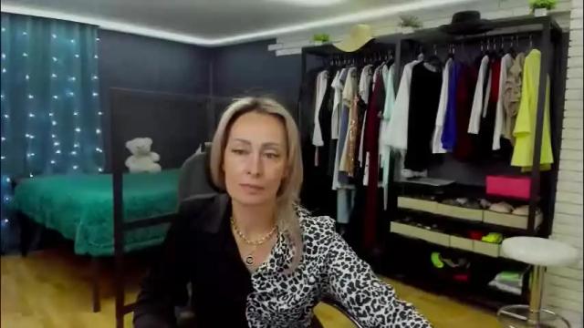 Image 6 of julia__cherry_ Stream on Chaturbate on 1 month ago