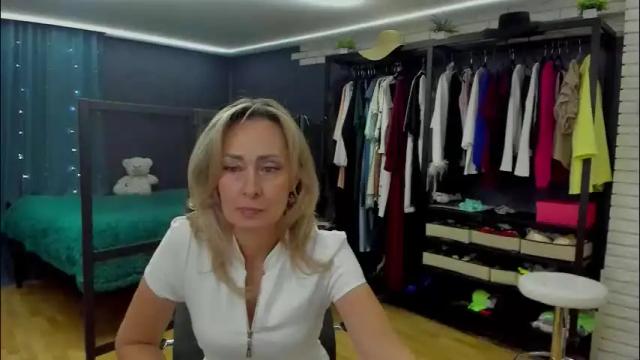 Image 2 of julia__cherry_ Stream on Chaturbate on 1 month ago