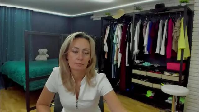 Image 4 of julia__cherry_ Stream on Chaturbate on 1 month ago