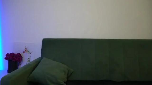Image 10 of julia_cristal Stream on Chaturbate on 14 months ago