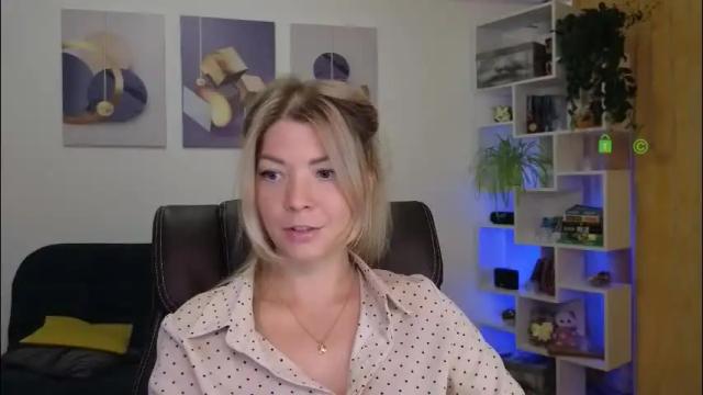 Image 2 of julia_cute_ Stream on Chaturbate on 13 days ago