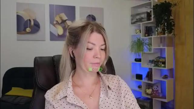 Image 3 of julia_cute_ Stream on Chaturbate on 13 days ago
