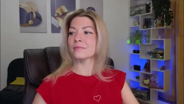 Image 2 of julia_cute_ Stream on Chaturbate on 12 days ago