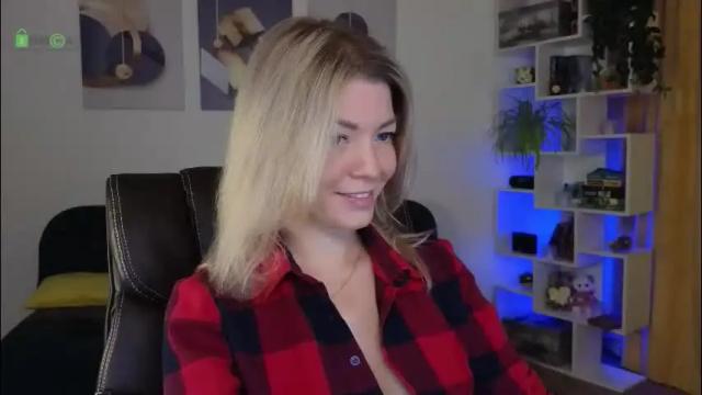 Image 11 of julia_cute_ Stream on Chaturbate on 8 days ago