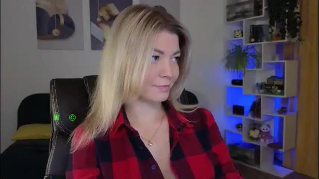 Image 6 of julia_cute_ Stream on Chaturbate on 8 days ago