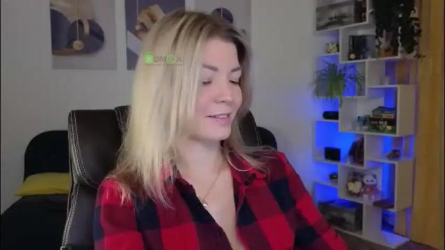 Image 8 of julia_cute_ Stream on Chaturbate on 8 days ago