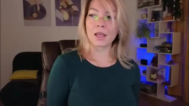 Image 11 of julia_cute_ Stream on Chaturbate on 2 months ago