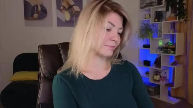Image 8 of julia_cute_ Stream on Chaturbate on 2 months ago