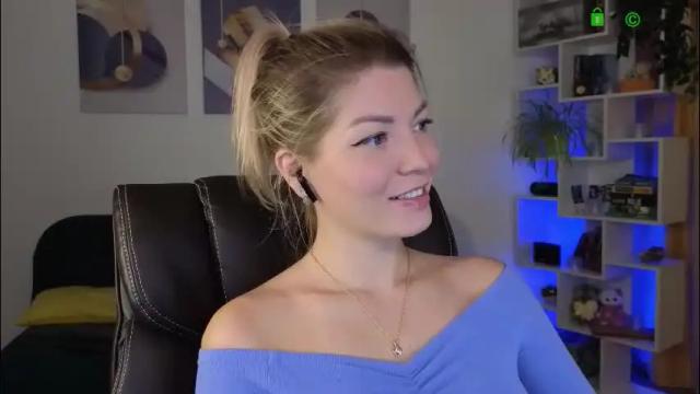 Image 7 of julia_cute_ Stream on Chaturbate on 2 months ago