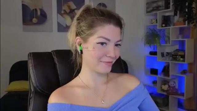 Image 8 of julia_cute_ Stream on Chaturbate on 2 months ago