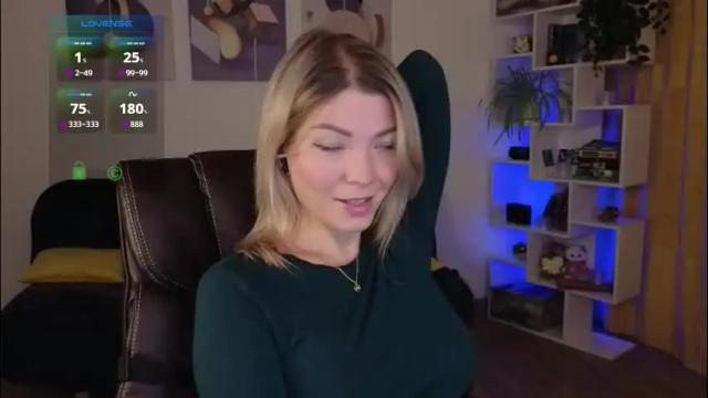 Image 12 of julia_cute_ Stream on Chaturbate on 1 month ago