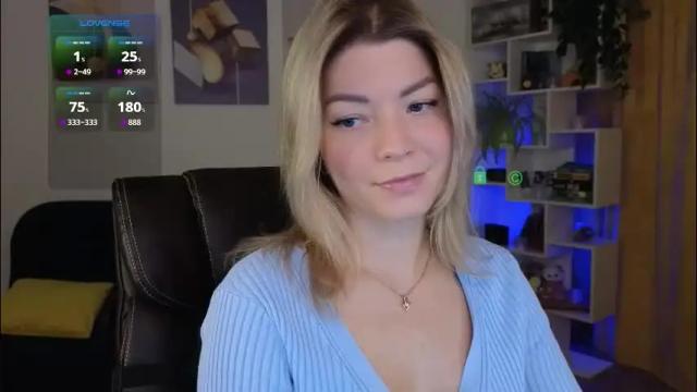 Image 6 of julia_cute_ Stream on Chaturbate on 1 month ago