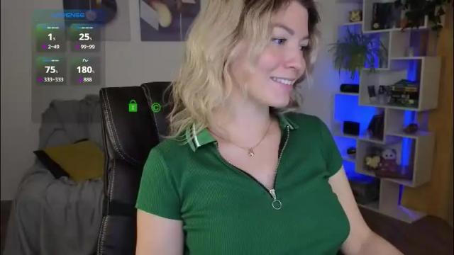 Image 10 of julia_cute_ Stream on Chaturbate on 1 month ago