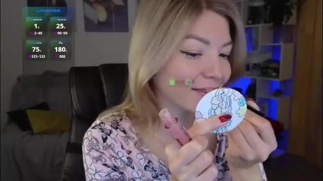 Image 12 of julia_cute_ Stream on Chaturbate on 29 days ago