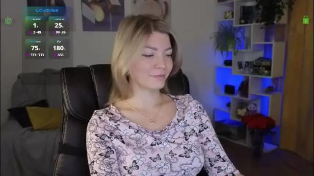 Image 7 of julia_cute_ Stream on Chaturbate on 29 days ago