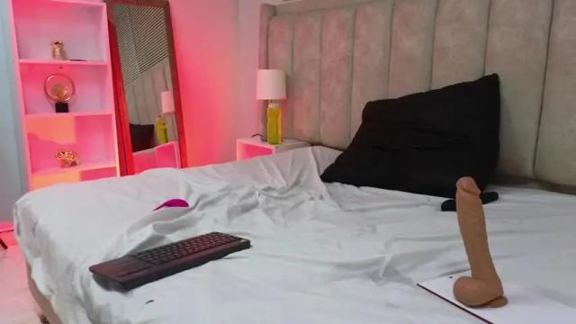 Image 12 of julia_gomes Stream on Chaturbate on 13 months ago