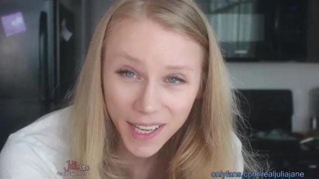 Image 4 of julia_jane Stream on Chaturbate on 21 months ago