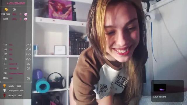 Image 6 of julia_jellyfish Stream on Chaturbate on 17 months ago