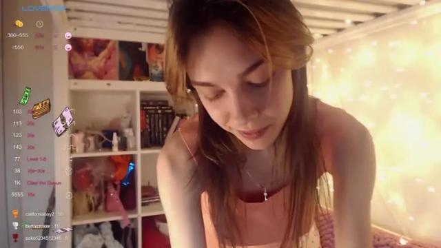 Image 11 of julia_jellyfish Stream on Chaturbate on 14 months ago