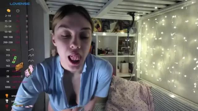 Image 4 of julia_jellyfish Stream on Chaturbate on 17 months ago