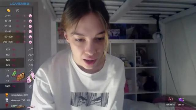 Image 8 of julia_jellyfish Stream on Chaturbate on 12 months ago