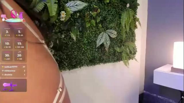 Image 2 of julia_martinezz_ Stream on Chaturbate on 26 days ago