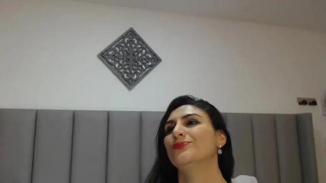 Image 8 of julia_robinson Stream on Chaturbate on 15 months ago
