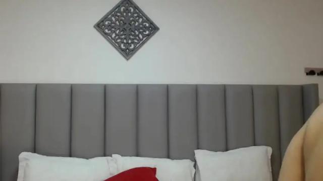 Image 4 of julia_robinson Stream on Chaturbate on 15 months ago