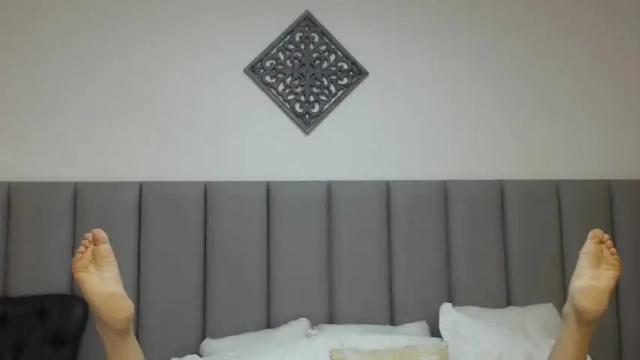 Image 12 of julia_robinson Stream on Chaturbate on 15 months ago
