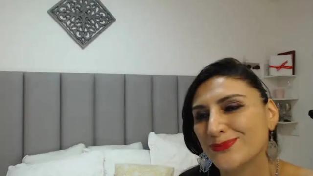 Image 4 of julia_robinson Stream on Chaturbate on 15 months ago