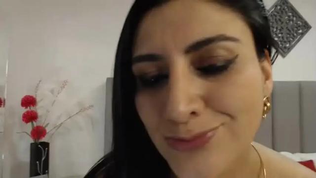 Image 7 of julia_robinson Stream on Chaturbate on 14 months ago