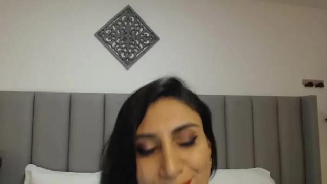 Image 11 of julia_robinson Stream on Chaturbate on 14 months ago