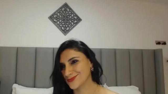 Image 12 of julia_robinson Stream on Chaturbate on 14 months ago