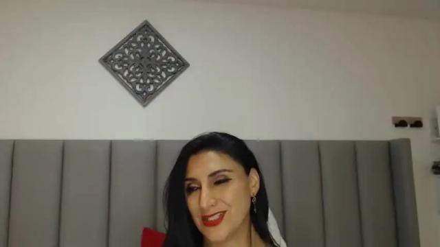 Image 11 of julia_robinson Stream on Chaturbate on 14 months ago