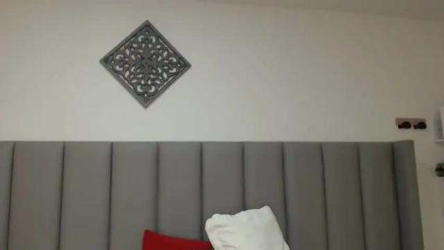 Image 12 of julia_robinson Stream on Chaturbate on 14 months ago
