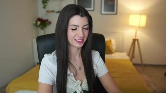 Image 2 of julia_roca Stream on Chaturbate on 2 months ago