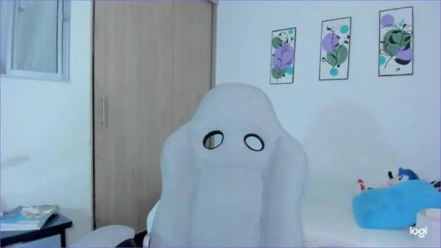 Image 11 of julia_strauns Stream on Chaturbate on 13 months ago