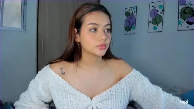 Image 4 of julia_strauns Stream on Chaturbate on 12 months ago