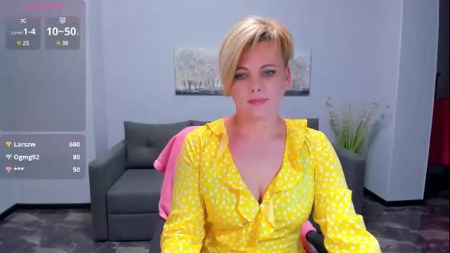 Image 7 of julia_wilsons Stream on Chaturbate on 12 days ago