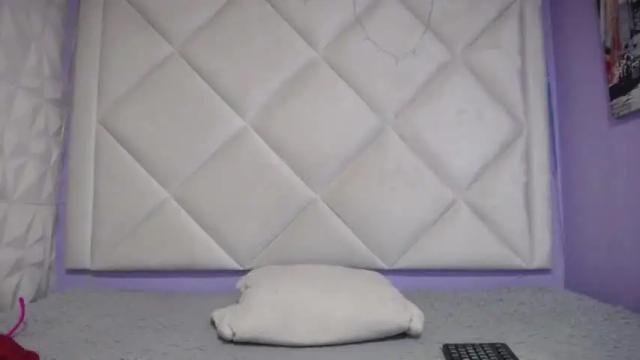 Image 4 of juliagrace_ Stream on Chaturbate on 18 months ago