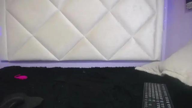 Image 11 of juliagrace_ Stream on Chaturbate on 17 months ago